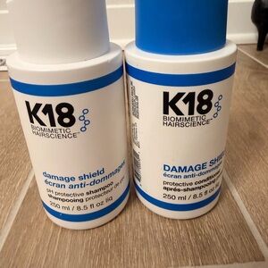 K18 Biomimetic Hairscience Damage Shield Shampoo - Blue and White